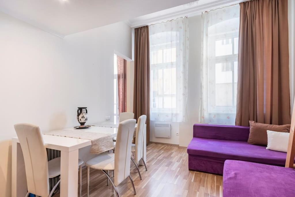 Apartment On Masaryka 39 كارلوفي فاري المظهر الخارجي الصورة